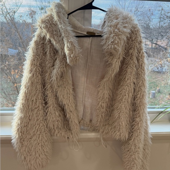 Free People Jackets & Blazers - Free People Cream Faux fur Jacket
